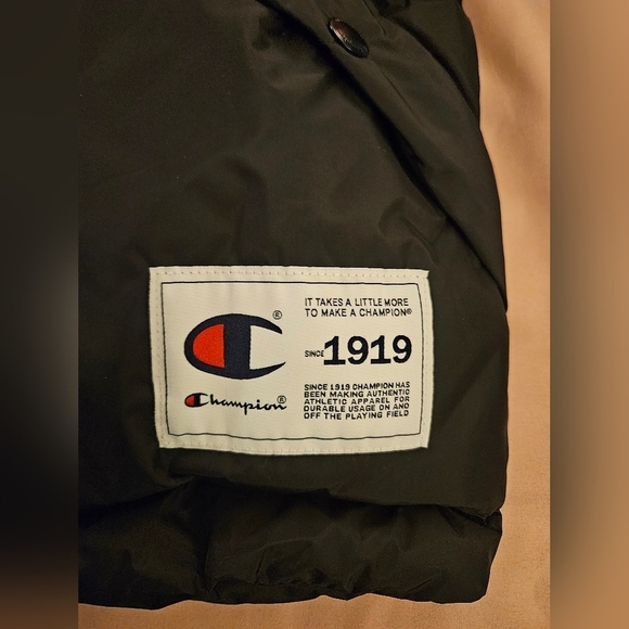 Champion Black Puffer Vest NWT - Picture 2 of 8